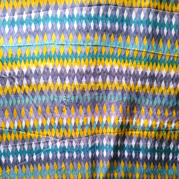 Vintage Printed Silk Scarf in a Geometric Diamond Pattern, Oblong - Picture 4 of 5